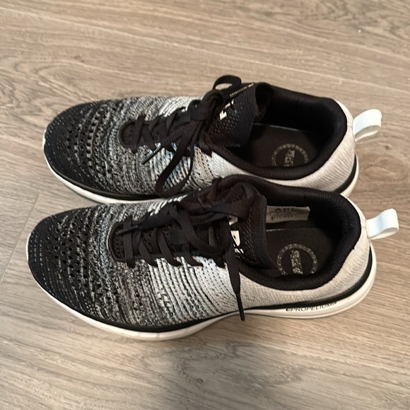 APL Propelium Running Shoes - Size 7.5 - Picture 4 of 10
